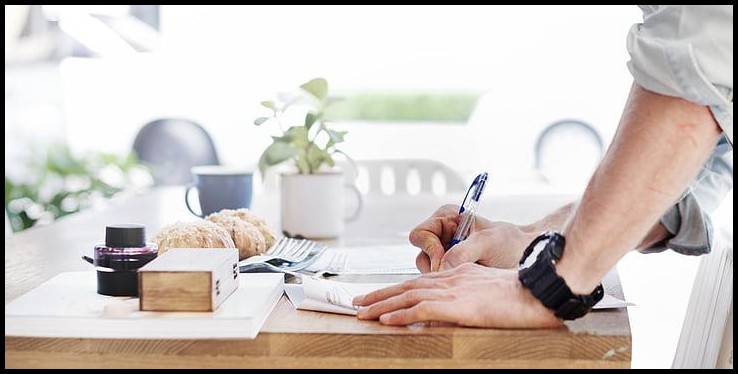 如何用ai帮我生成总结报告,自动生成年度总结的ai