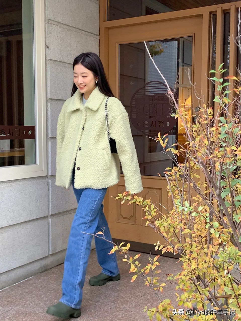 冬天穿什么长款外套保暖又时尚,秋冬厚外套这样选保暖又好看