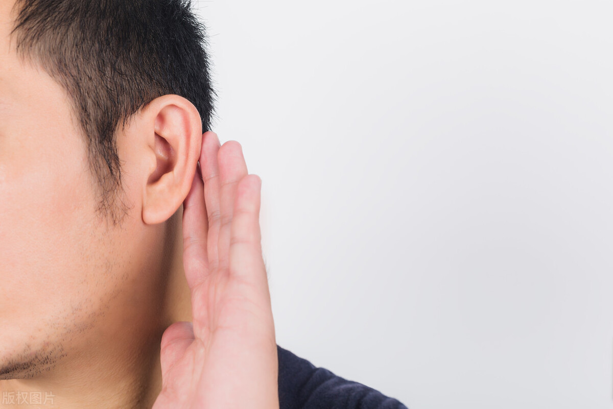 耳朵里面一咽口水就响怎么回事,一咽口水耳朵就响是上火了吗