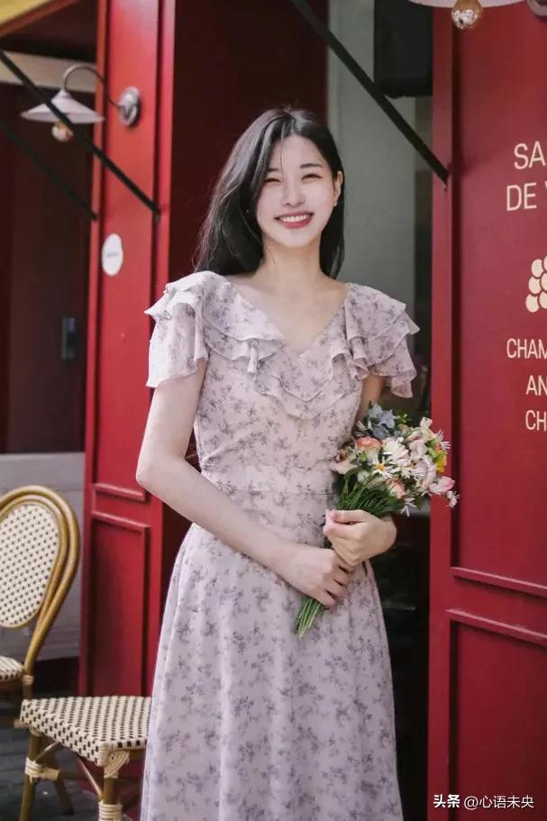 站在岁月的巷口，回眸，浅笑嫣然