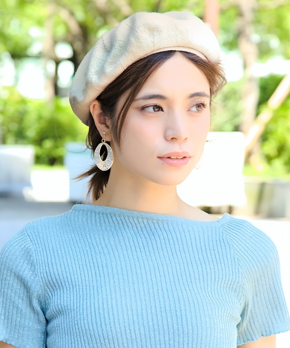 刘海戴遮阳帽子的正确方法,各种帽子的戴法长发