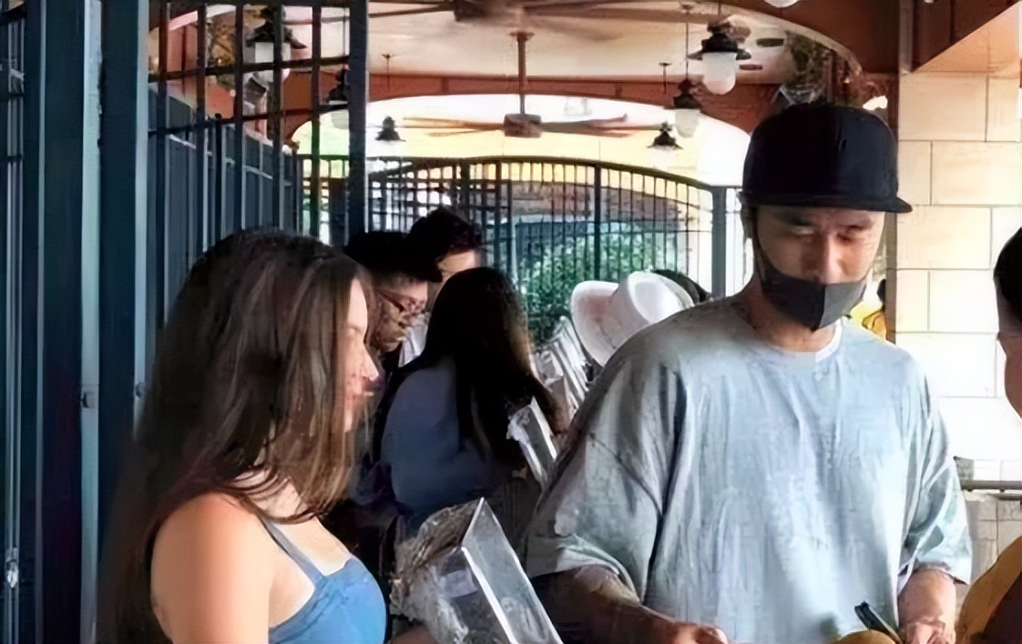 成功转型为明星的50位网红,凭自己努力走红的10位网红