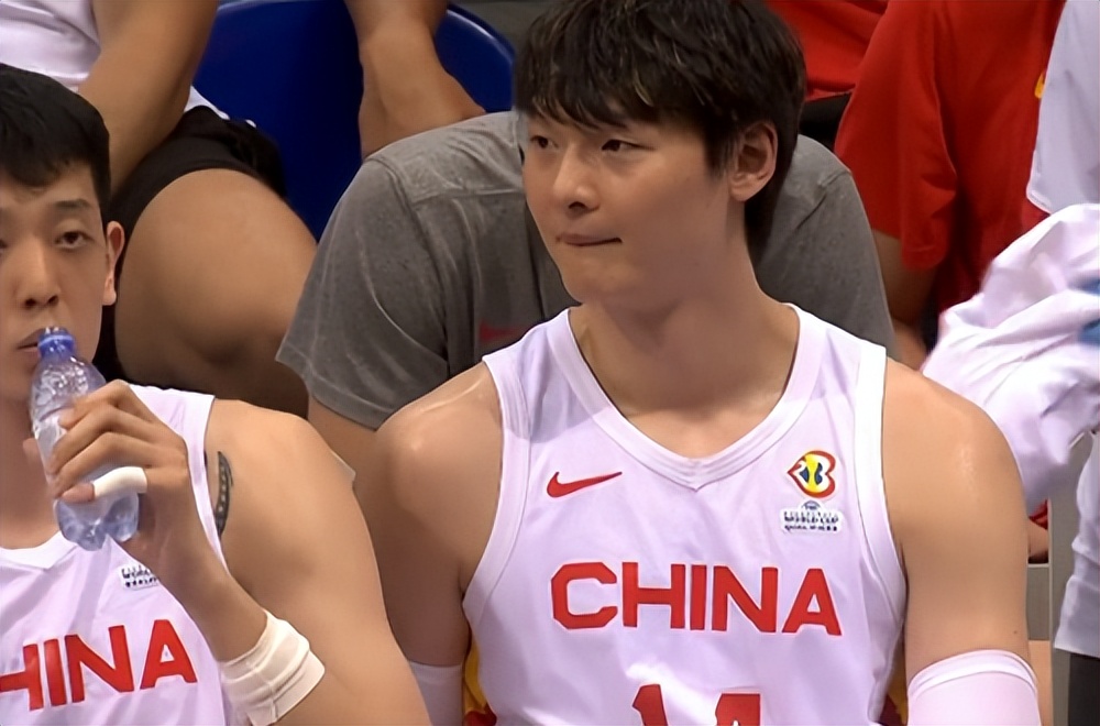男篮世预赛中国胜巴林周琦22+7,中国男篮战胜巴林周琦集锦
