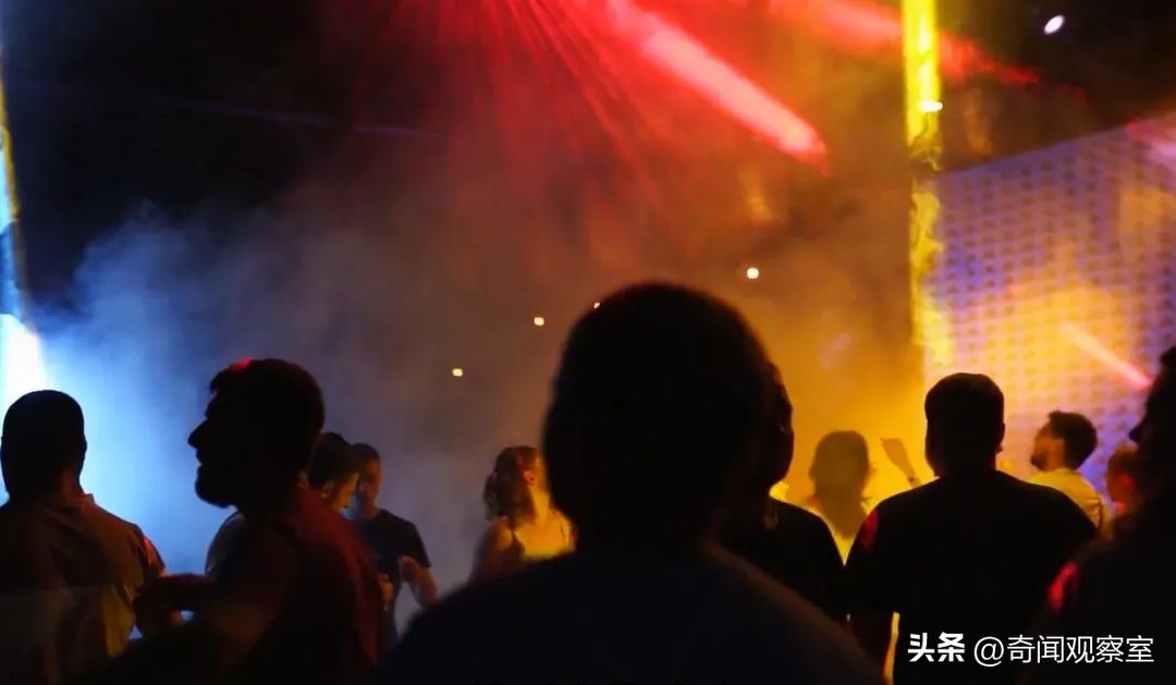 *底卧**与杀手的惊险对碰，热播美剧《BlackBird》背后的真实故事