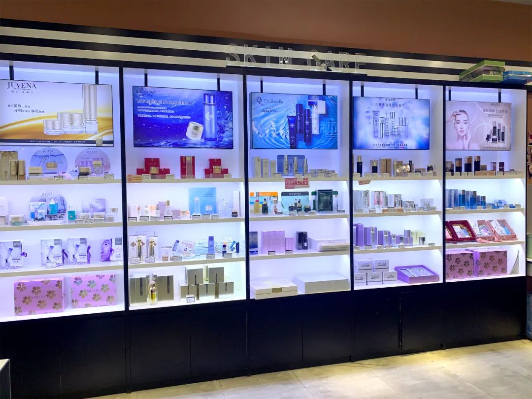 一家本地美妆连锁，如何在购物中心卷出新路？