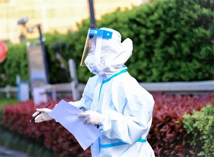 走近徐汇区人大代表沈燕丽：让我们多关心老人、女性和新上海人