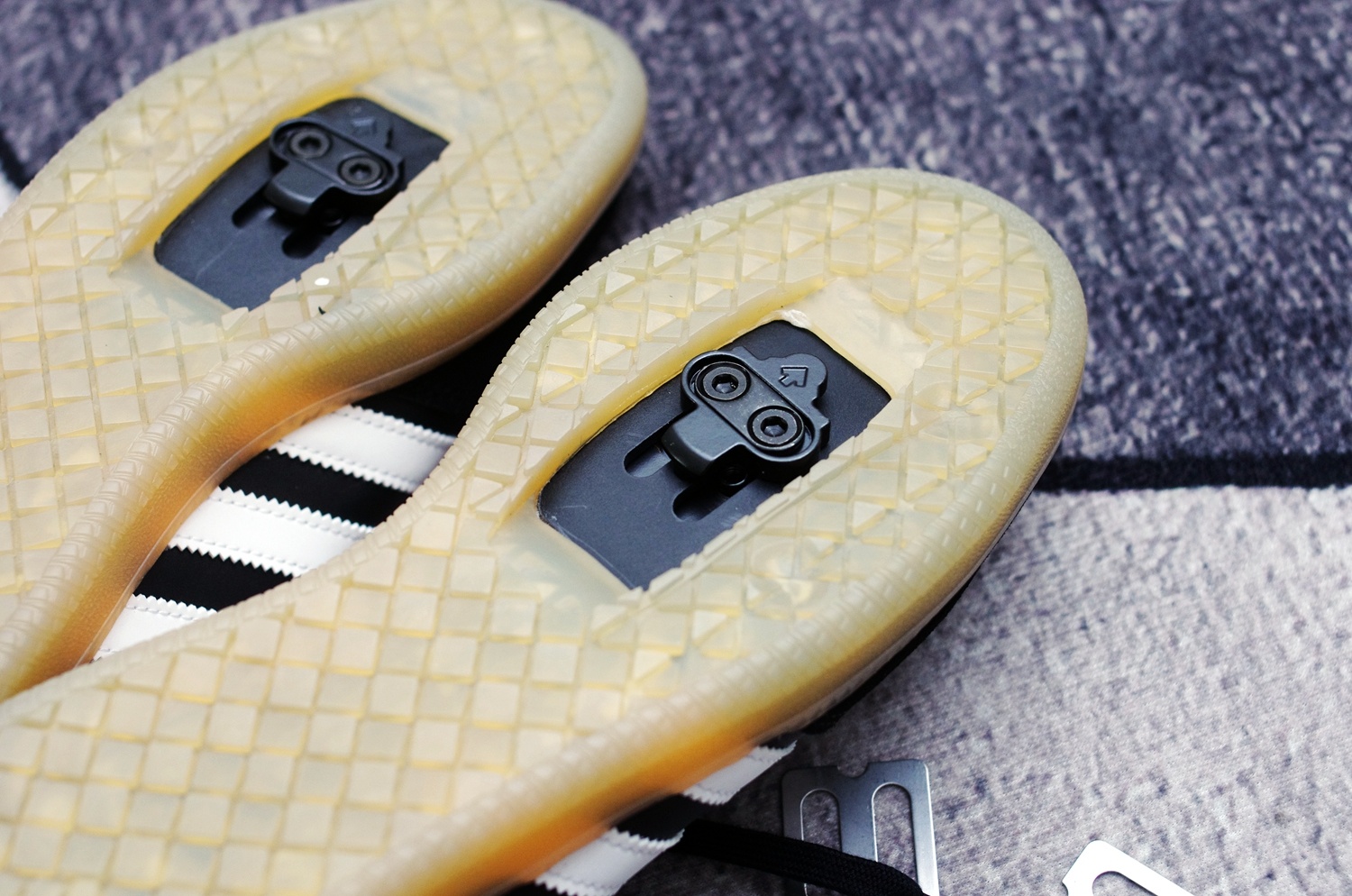 新手骑行无锁骑行鞋,自锁紧骑行鞋