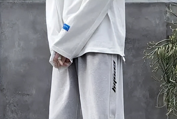 如何打扮自己又年轻又时尚,如何打扮自己才能吸引男性