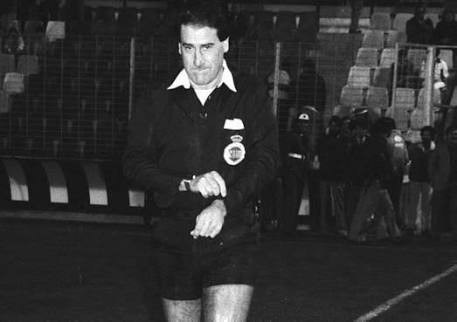 足坛奇葩故事,19：德国前锋戈麦斯在厕所不为人知的秘密