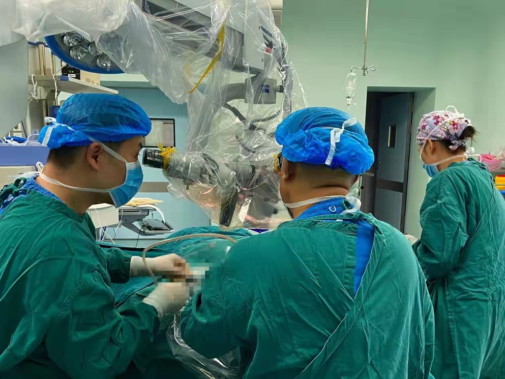 小孩颅脑病变呕吐,小孩颅内出血呕吐通常怎么治疗