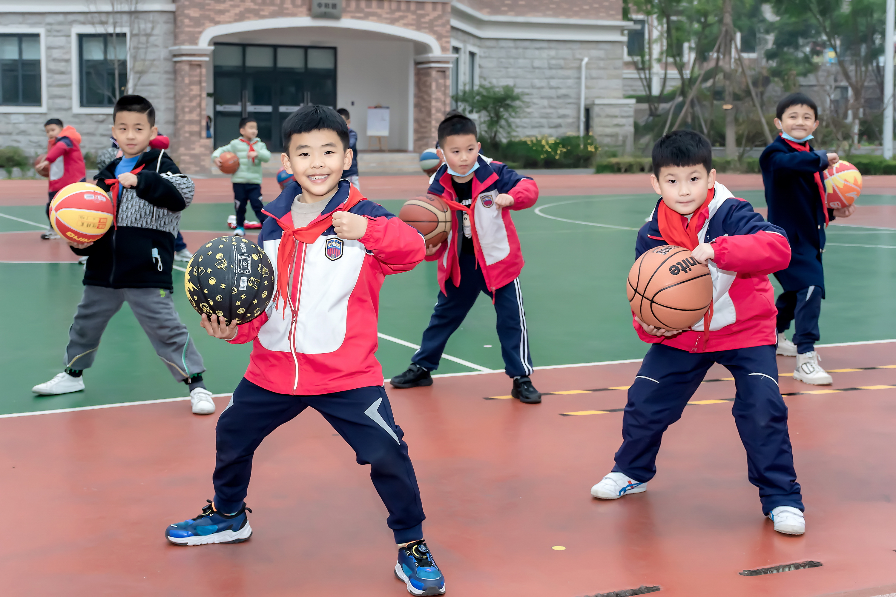 这个学校竟然有七十多门选修课，直接将学生“技能点”拉满