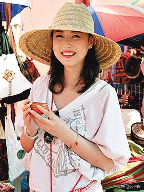 周海媚早年跟吕良伟结过一次婚,周海媚吕良伟道别视频