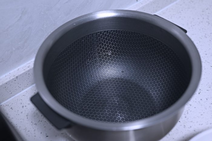 电饭煲贵的和便宜的什么区别,电饭煲贵的和便宜的有什么区别