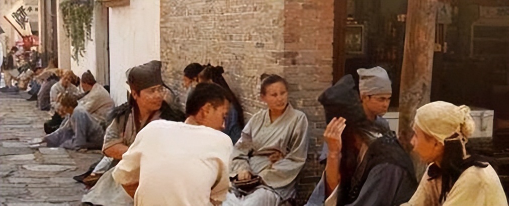 横店群演不够用了他们都在忙什么,横店20万群演现状