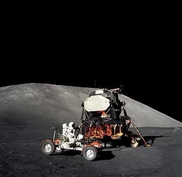 阿波罗登月图片有什么疑点,阿波罗十一号登月疑点