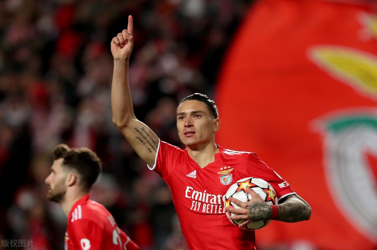 努涅斯加盟利物浦多少钱,努涅斯为什么在利物浦踢不出来