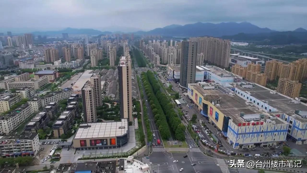 热闹的路北，孤单的高楼，台州路桥的远东商贸区，满满的壮志未酬