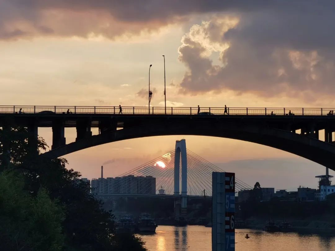 回到小县城朝九晚五,回到朝九晚五的心情说说