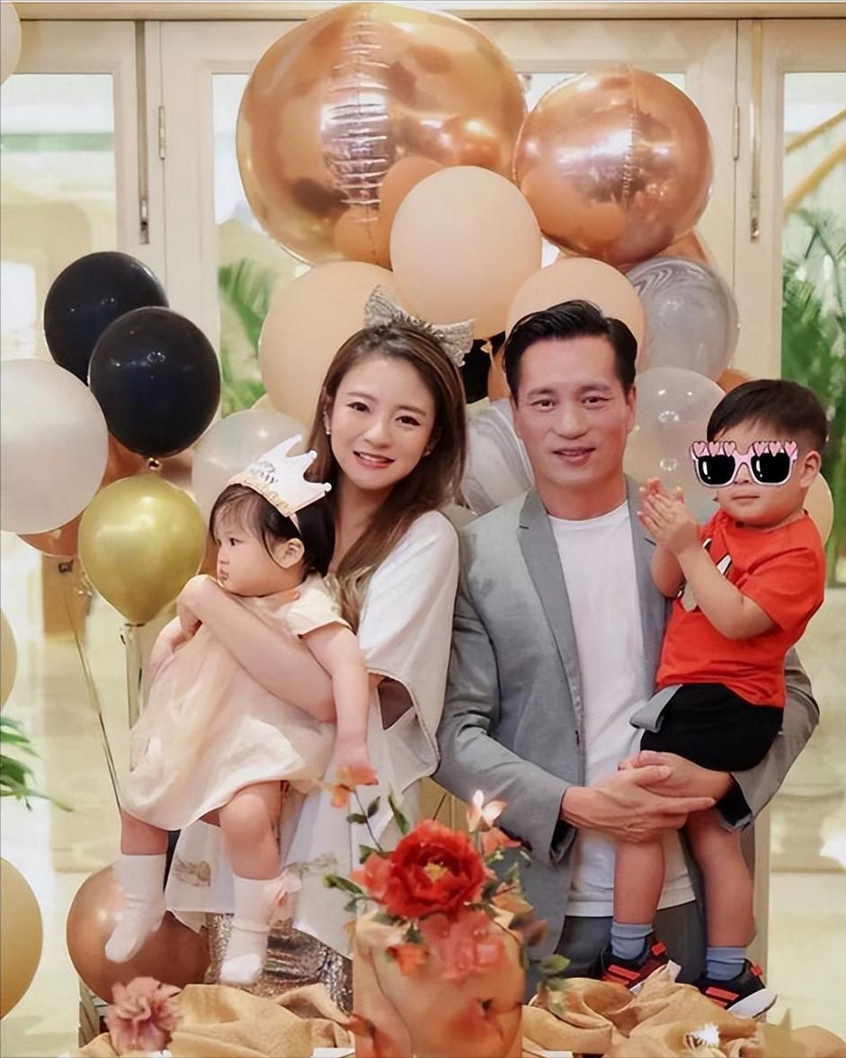 白富美家世显赫,9位娱圈消失的白富美