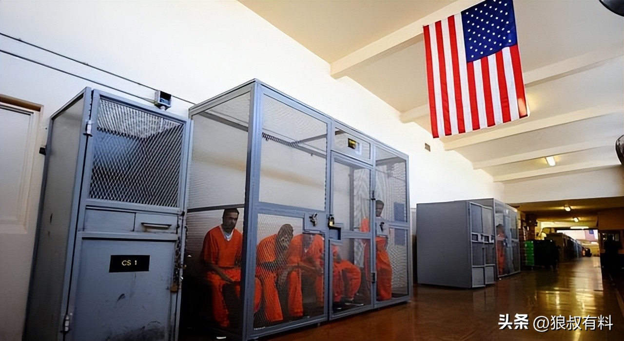 她拿烟头烫同学，逼吃头发，法庭上：快点判，我下个月过生日呢