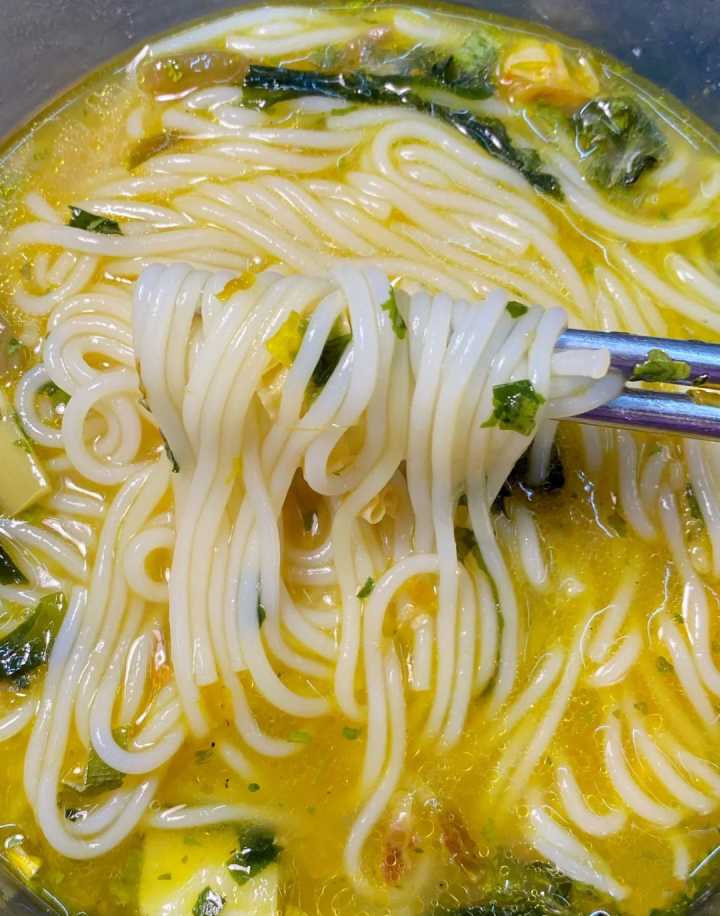 适合囤在宿舍的零食有哪些,学生党必备平价零食有哪些