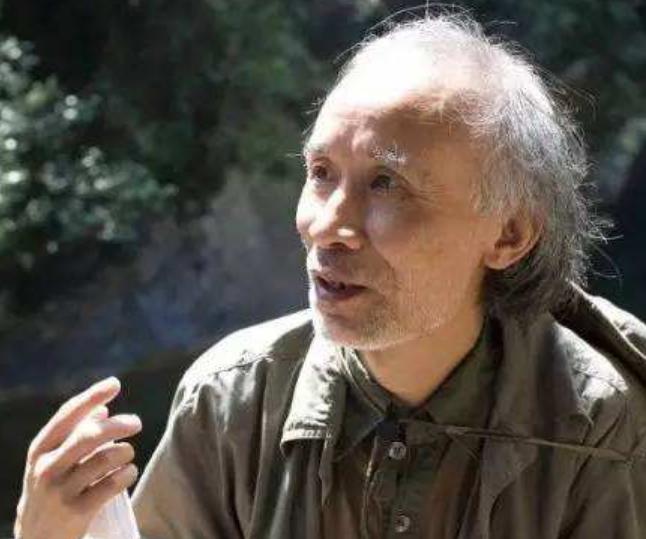 1989年，他发现价值百万的莽山烙铁头，被咬20多次，如今生活怎样