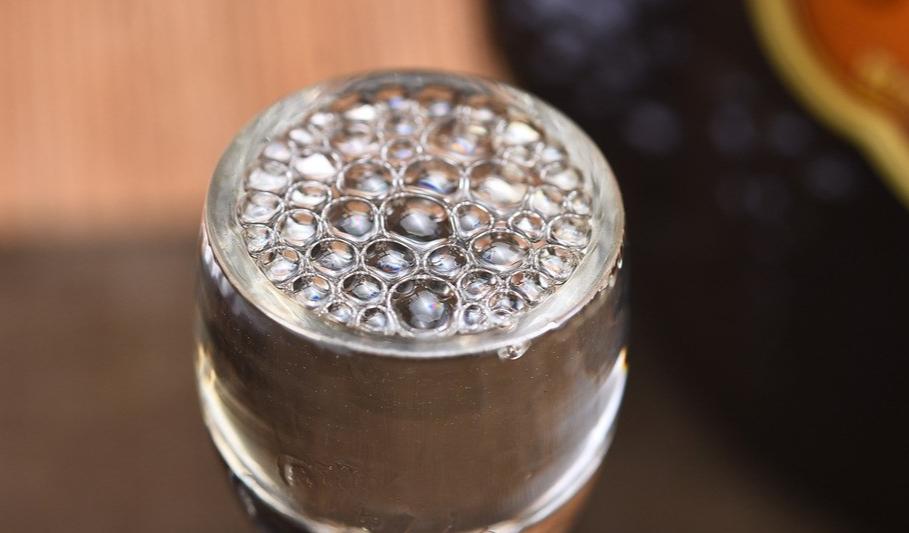 同样是酒茅台为什么这么贵,烟酒店和超市的酒有区别吗