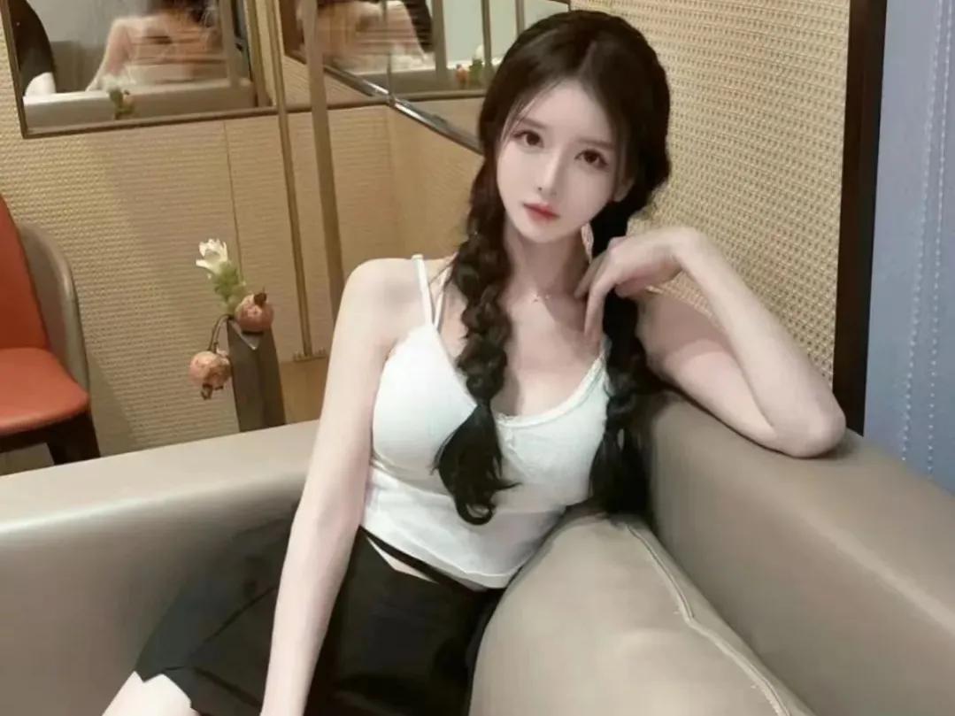 以为喜欢男生却发现是女扮男装,女扮男装的感情