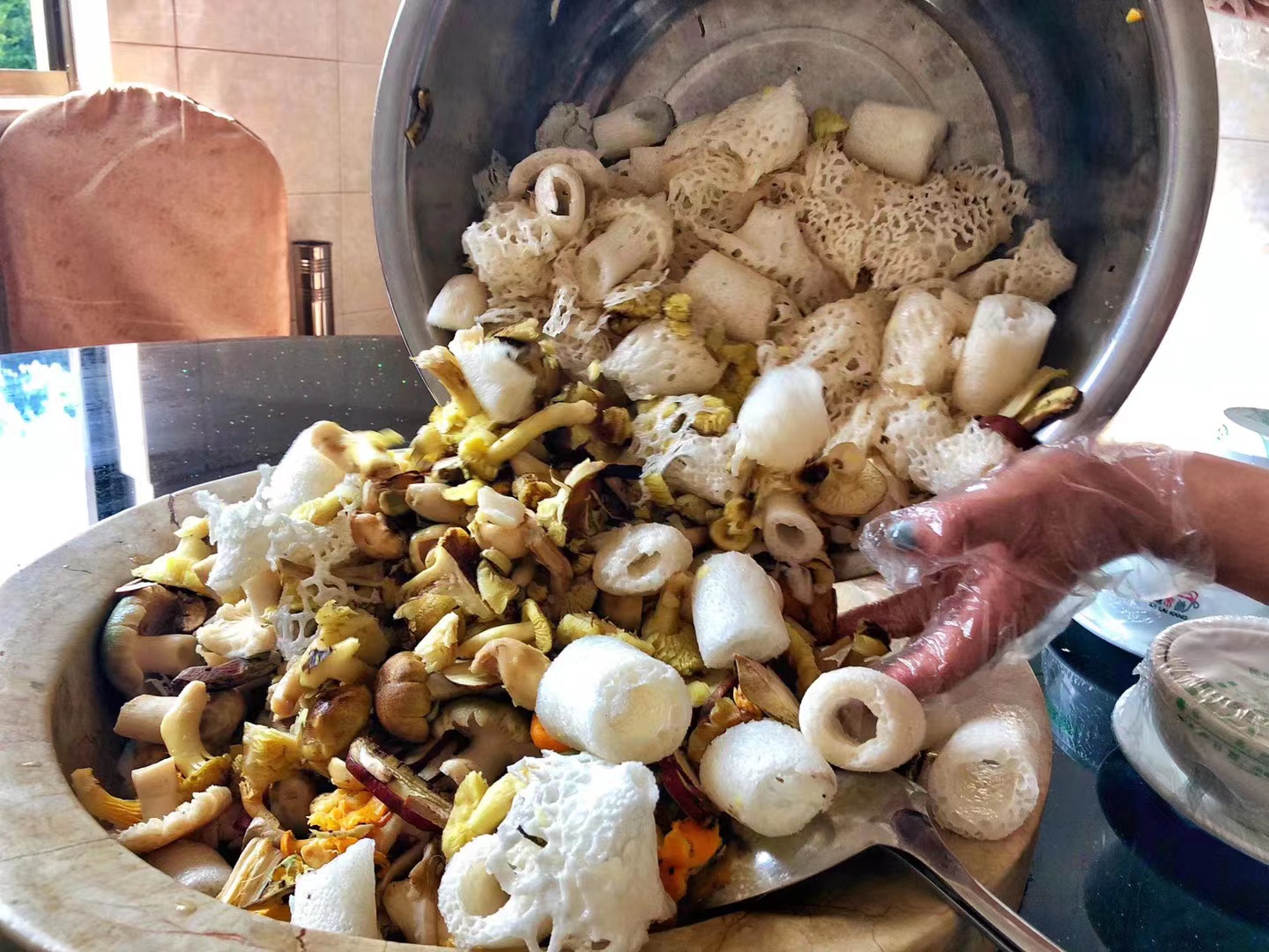 6、7月份的云南,是一个癫狂的季节!(菌局有约)