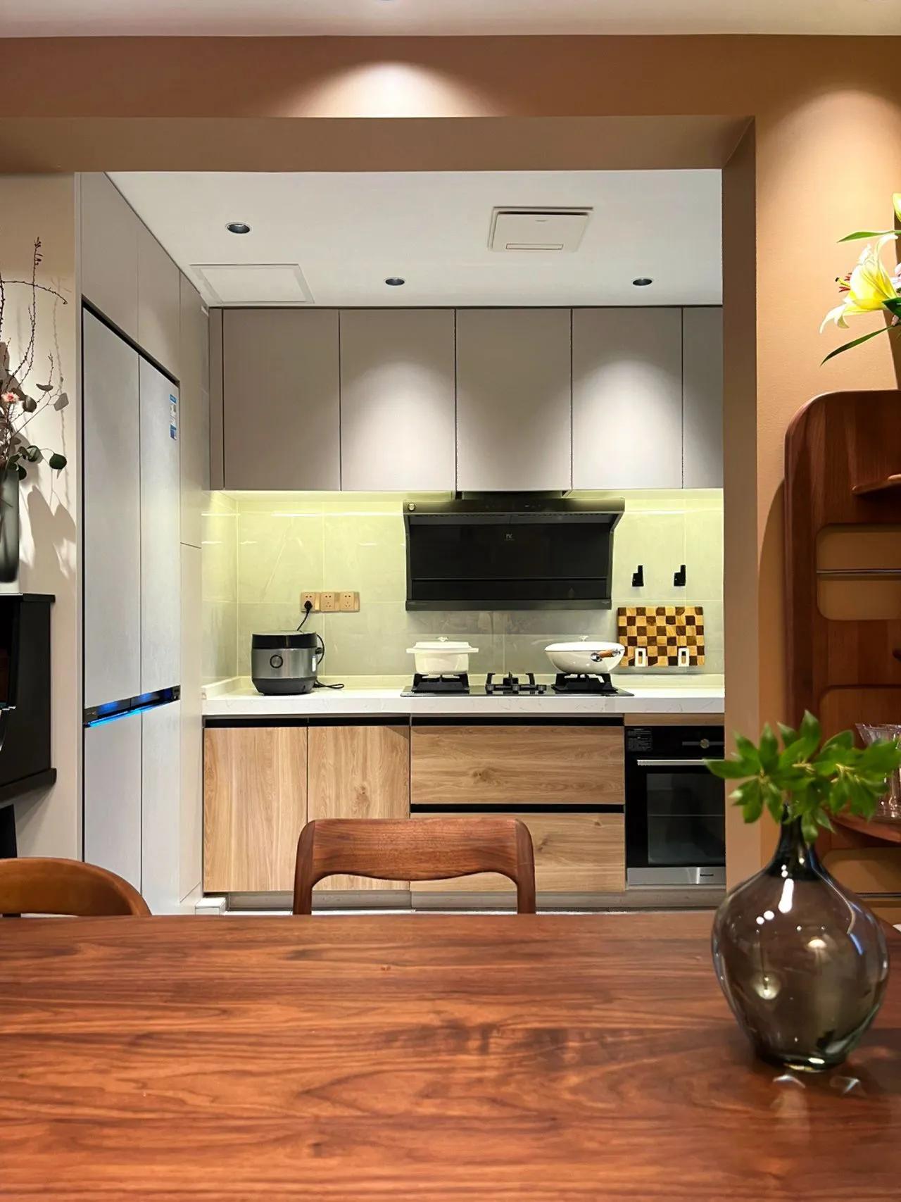 意式极简实木桌怎么选,小户型实木桌怎么选择好