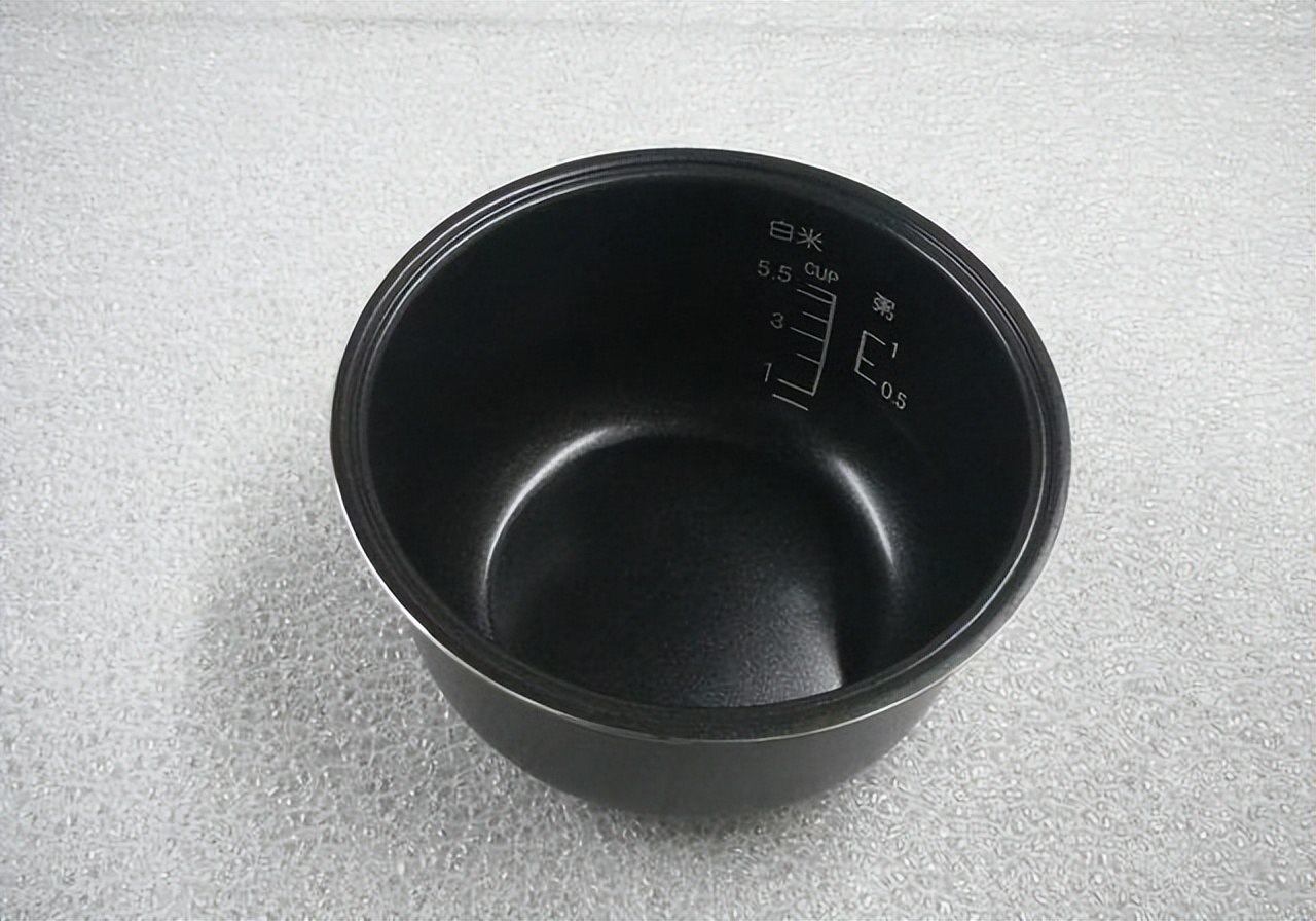 电饭锅内胆被刮花有什么危害,电饭锅内胆外层刮了会影响使用吗