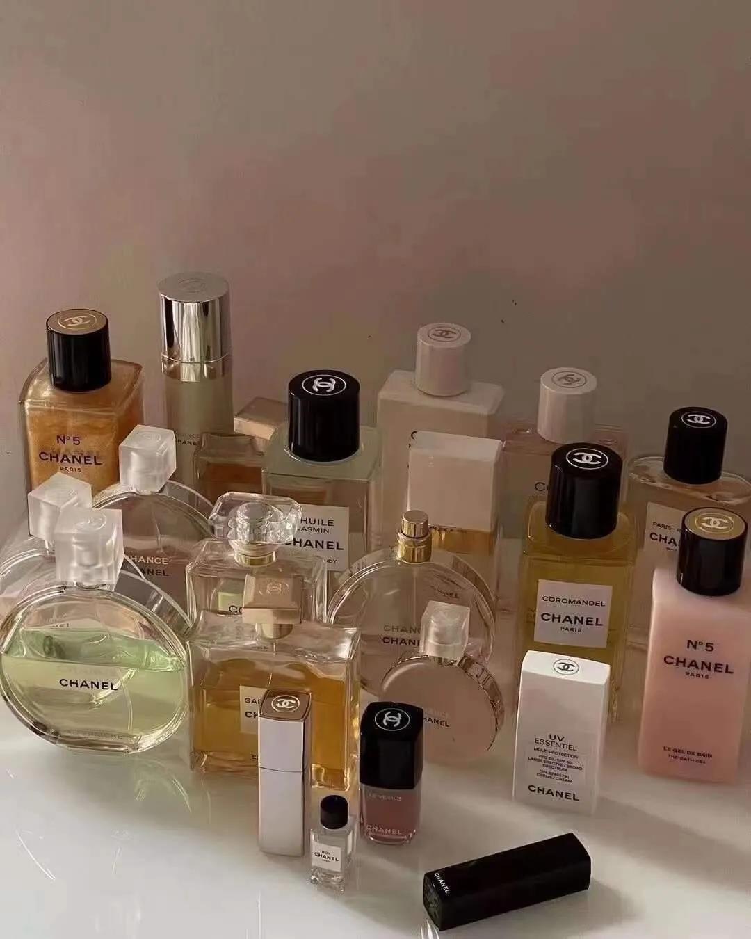 哪款香水闻起来有气质感,闻起来干净贵气的香水