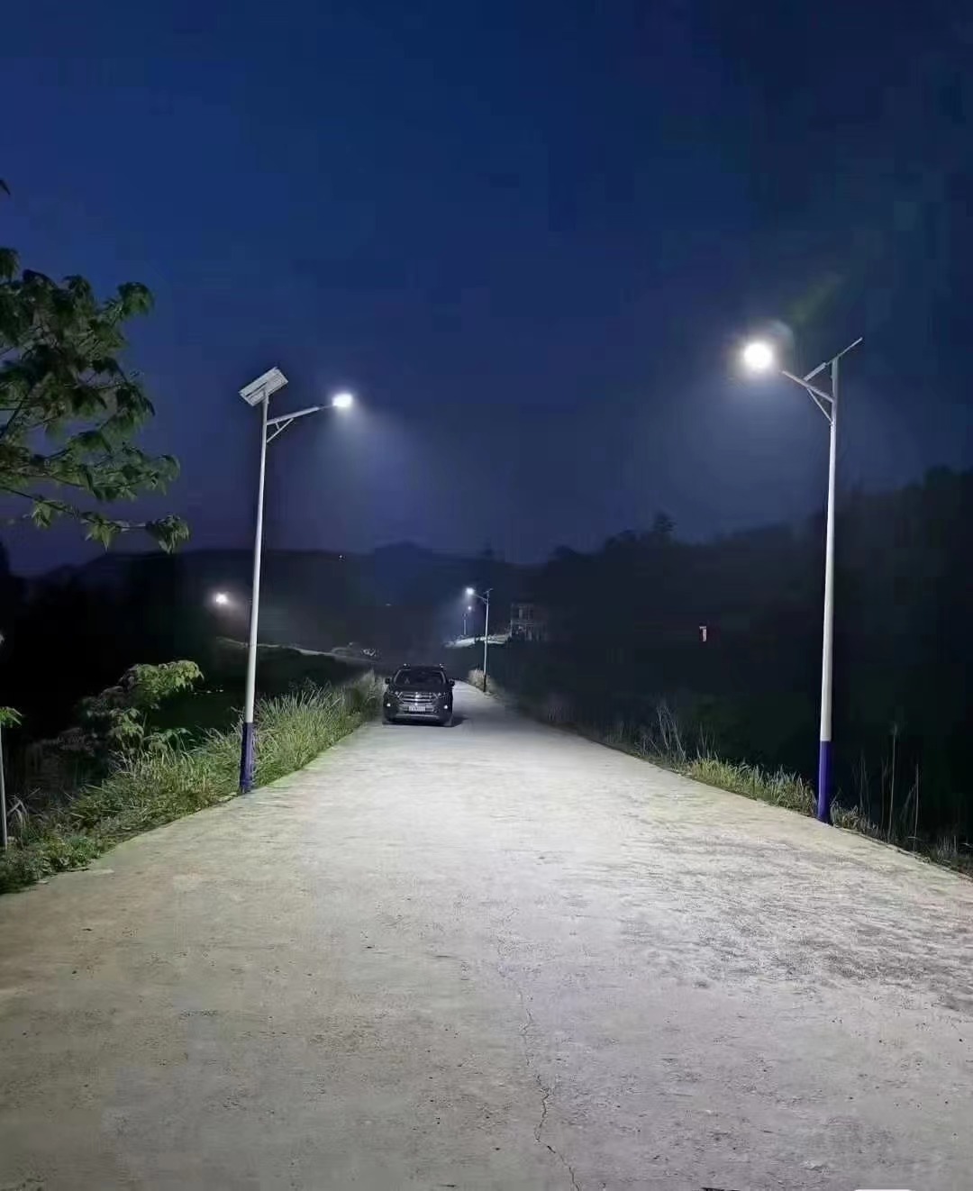 太阳能路灯的安装流程实景图,太阳能路灯的优势有哪些