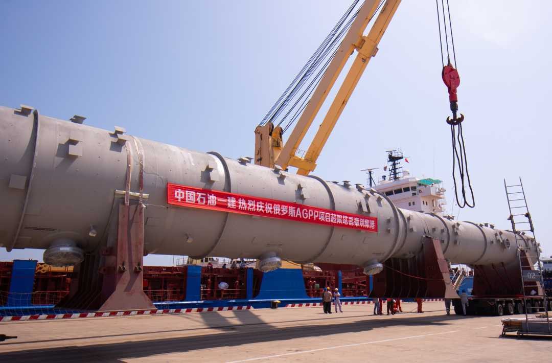 从俄罗斯开往中国一辆列车，上边的东西价值10亿元，究竟是什么？