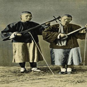 日军日记：*安妇慰**不服从管教，我很愤怒，用*刀刺**插入她的*体下**