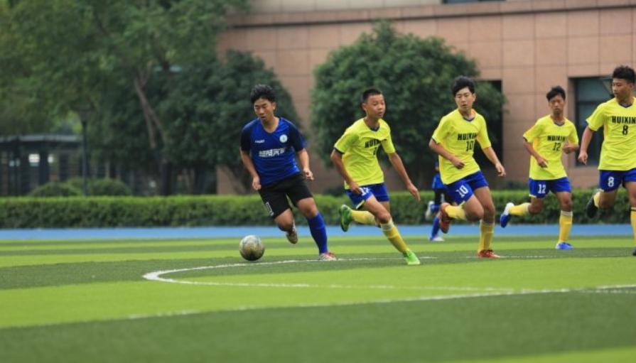 杭州一男生“一脚踢进同济大学”，从小喜欢足球，家长教育很成功