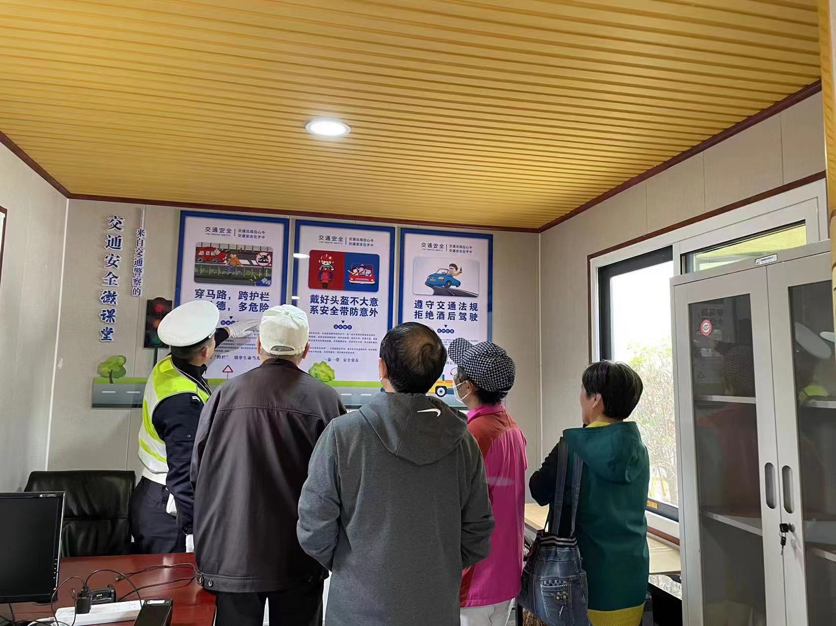 施划停车泊位规范停车秩序,施划停车位