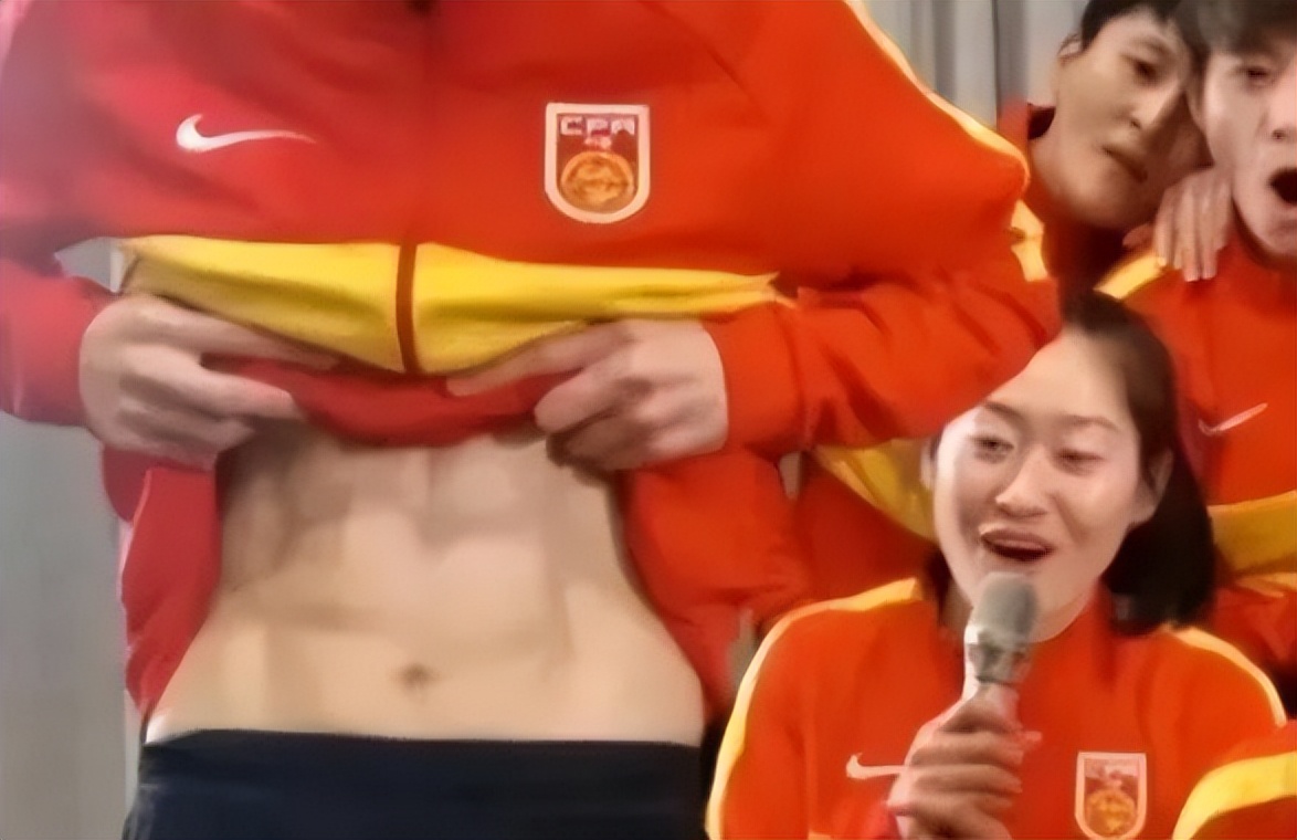 中国女足风雨彩虹铿锵玫瑰mv,中国女足风雨彩虹