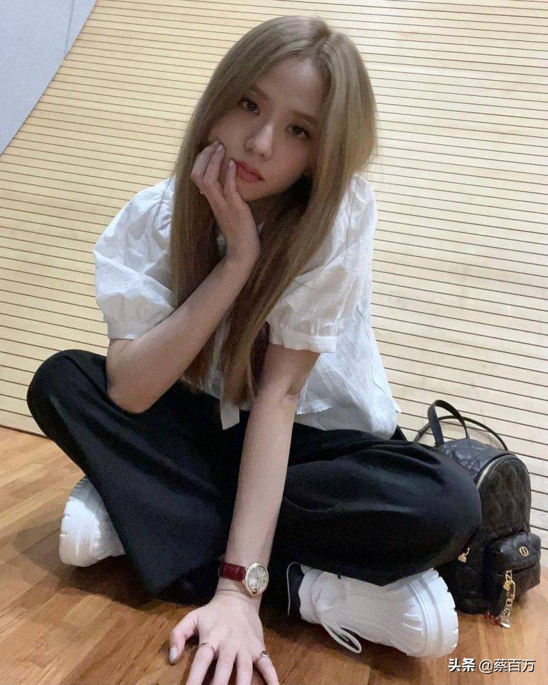 blackpink的lisa和rosie,blackpinklisa和jisoo