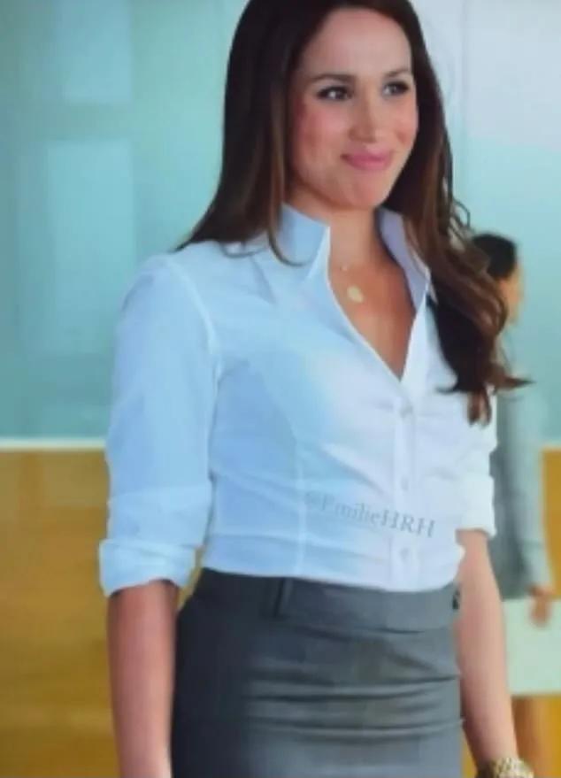 梅根为什么要走屈膝礼,梅根在电视剧中的着装