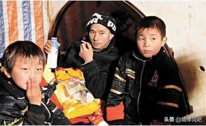 47岁犀利哥现状,当年风靡一时的犀利哥相片