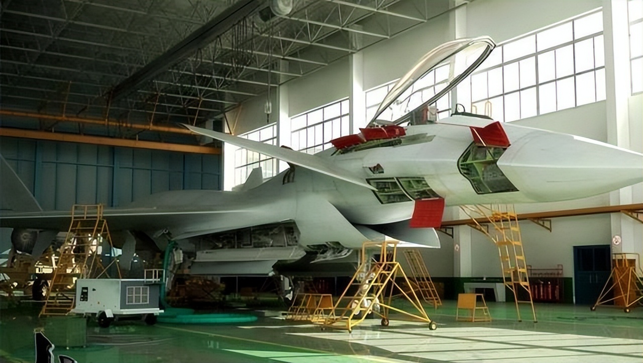 生产一架歼20战斗机要多少天,歼20曝光生产线意味着什么