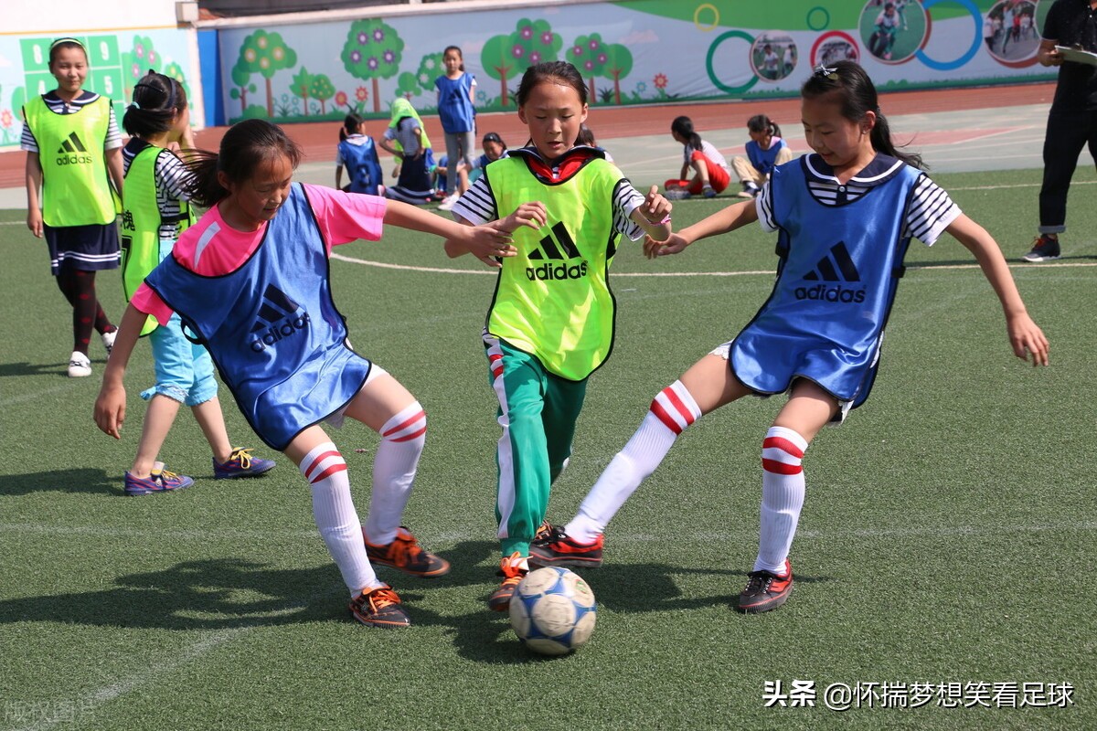 在中国如何培养孩子踢足球,什么样的孩子踢足球有资质