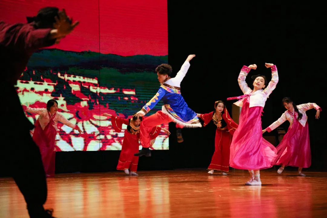 浠婂鑸炲姩,浠婂鑸炶捣鏉ュ箍鍦鸿垶