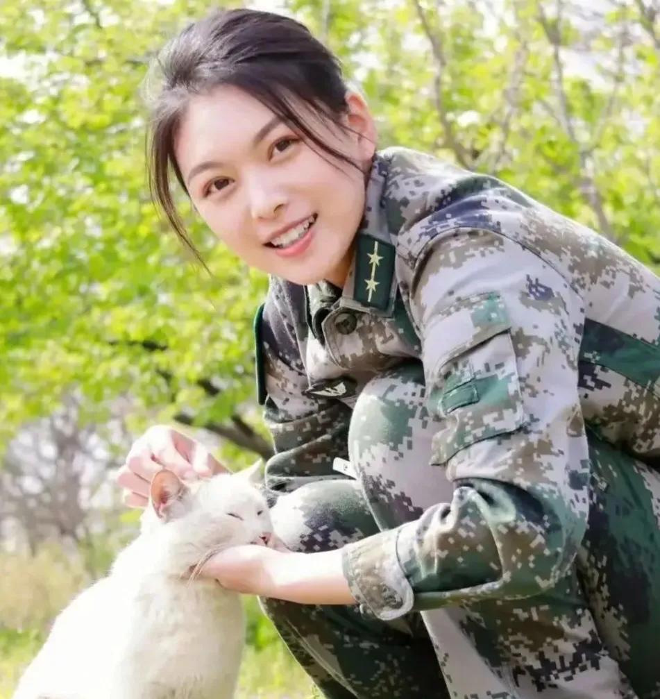 当兵12年安排工作后没退伍费吗,当兵十二年安排工作有退伍费吗