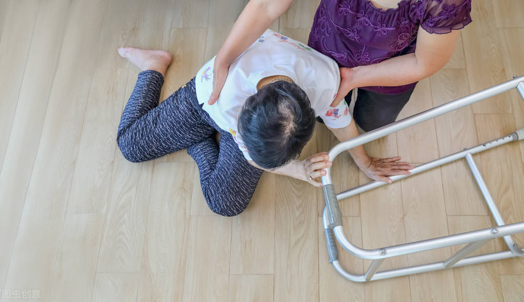 足内翻脚趾不会往上勾怎么恢复,足内翻脚踝无力怎么锻炼