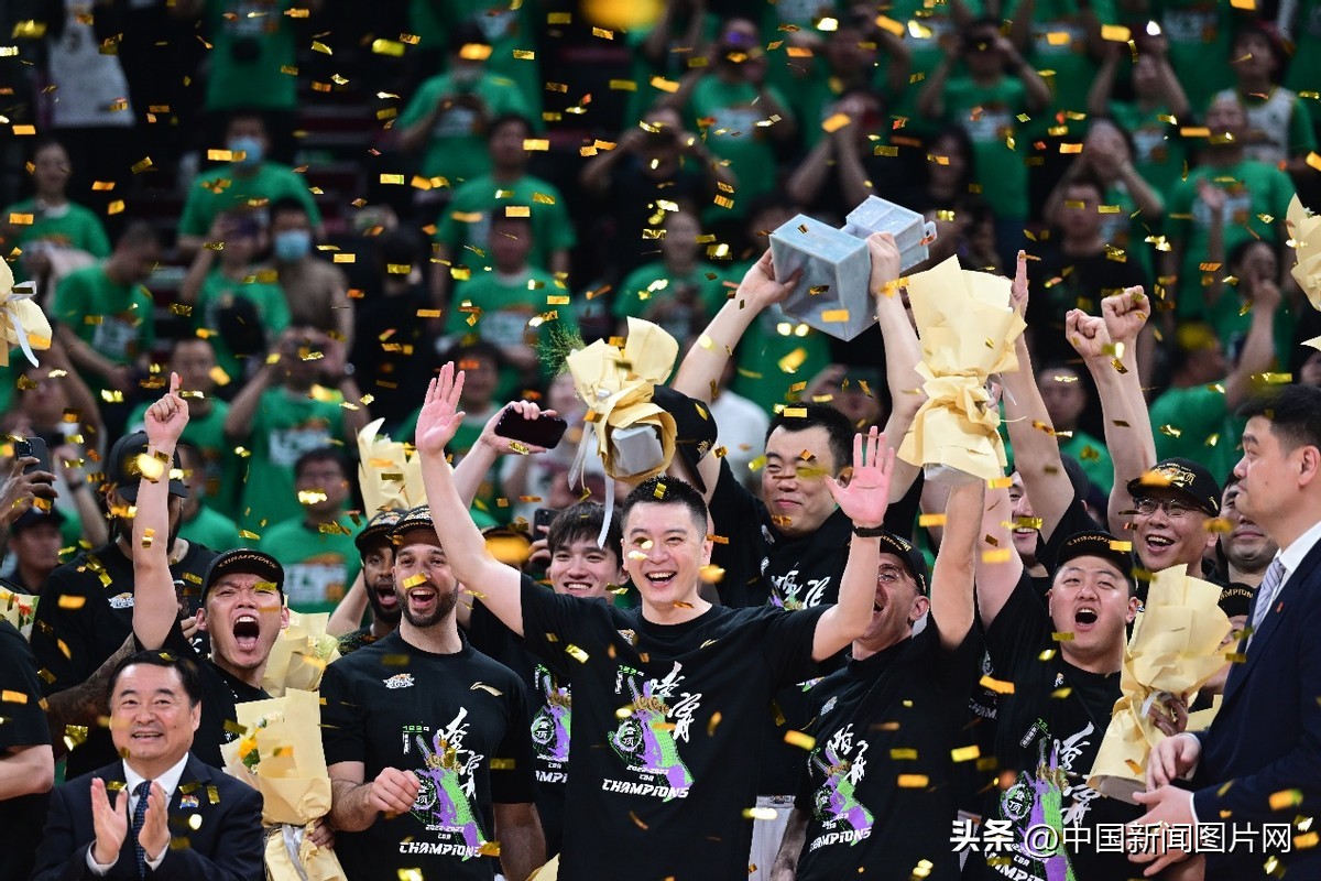 辽宁队cba总冠军颁奖仪式,辽宁队cba总冠军谁是教练
