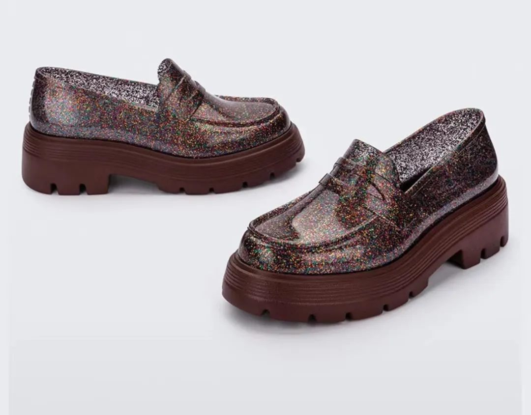 美拉德风格鞋,美拉德鞋是什么颜色