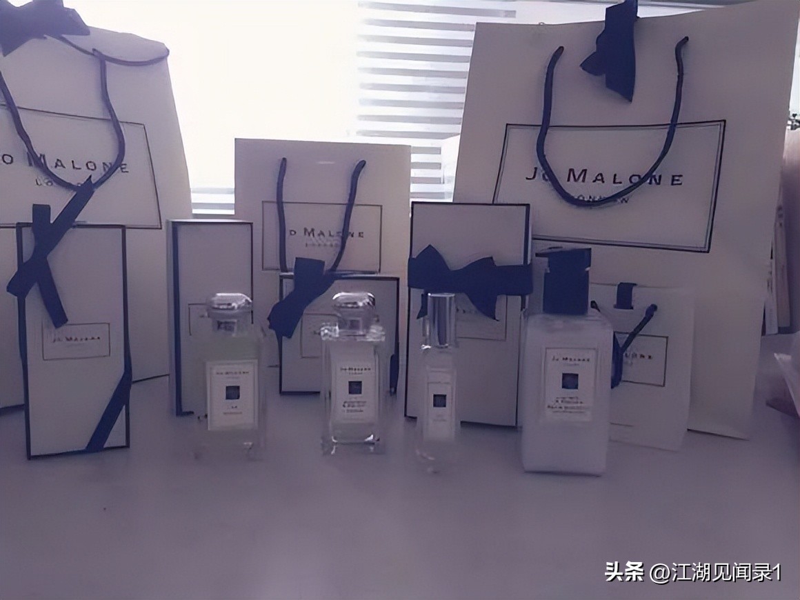 给客户送礼办事情高情商话术,送礼套路法则