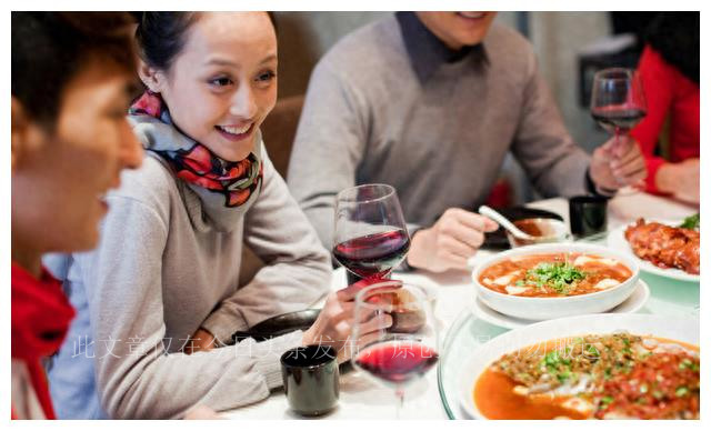 21岁大学生确诊“外阴癌”，后悔痛哭：都怪自己太无知，不懂爱惜